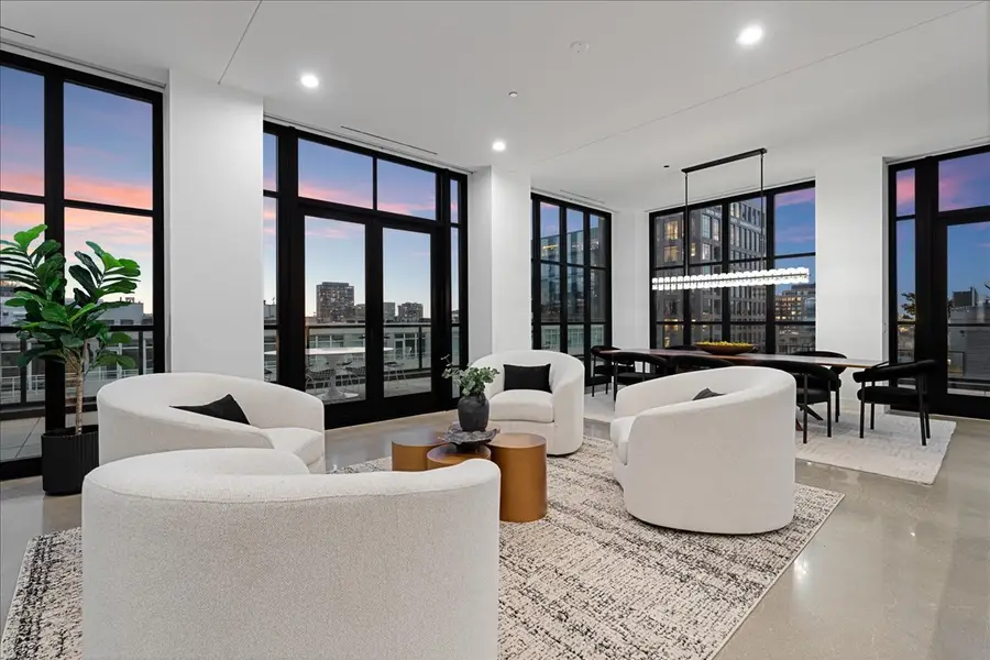 900 W Washington Boulevard #PHW, Chicago, IL 60607 - #2