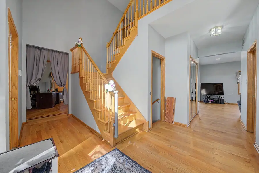 10745 Lockwood Avenue, Oak Lawn, IL 60453 - #3