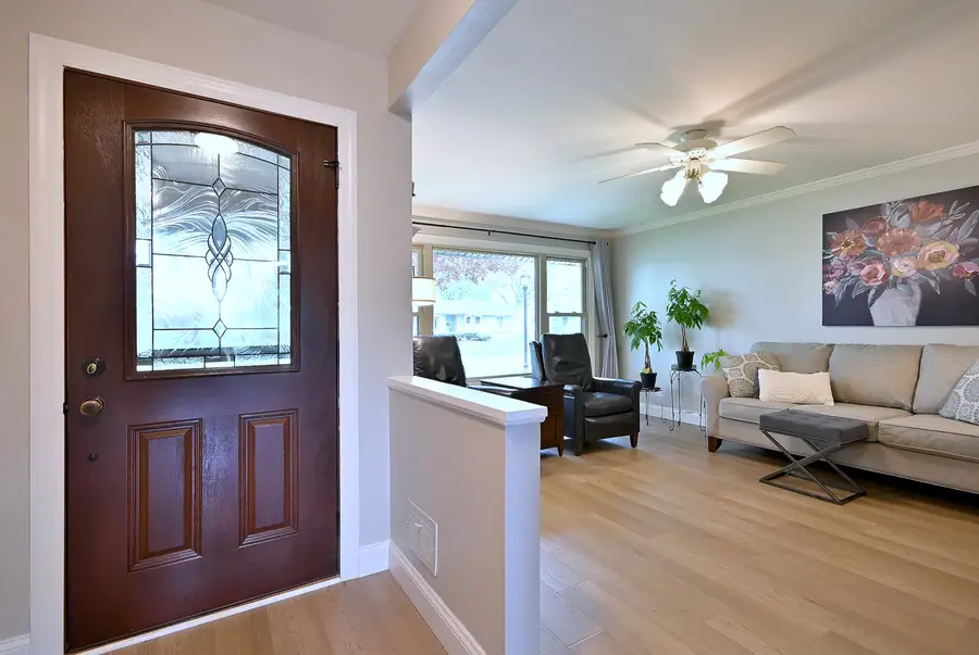 799 Brantwood Avenue, Elk Grove Village, IL 60007 - #3