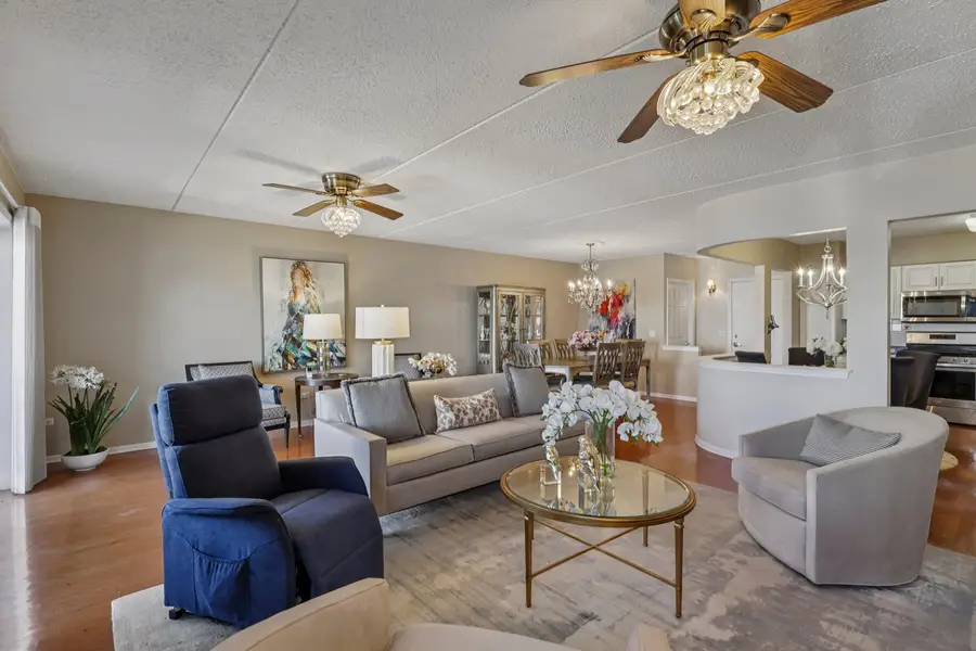 5555 N Cumberland Avenue #413, Chicago, IL 60656 - #3