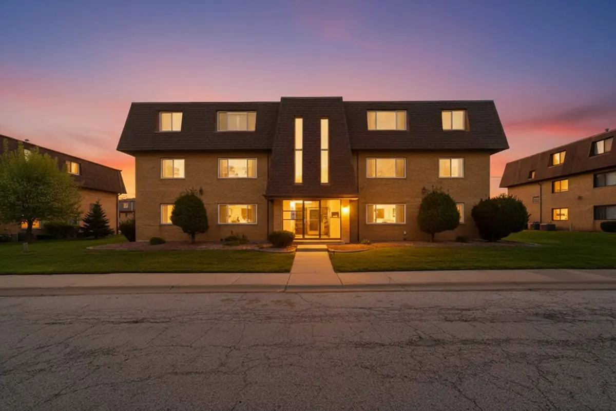 10437 Natoma Avenue #11, Chicago Ridge, IL 60415 - #1