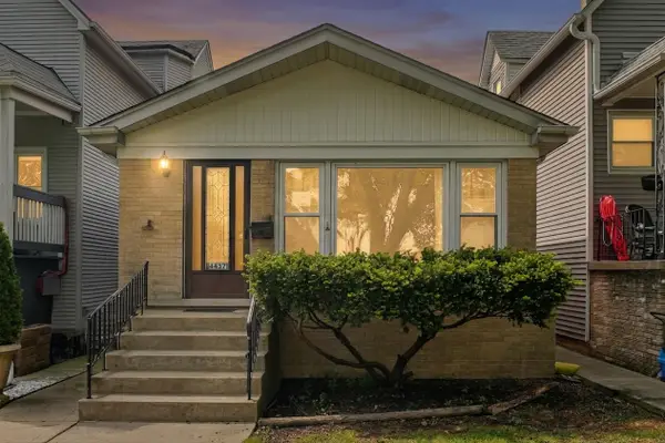 4457 W Leland Avenue, Chicago, IL 60630