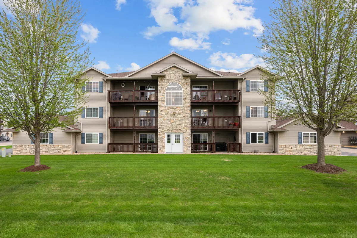 117 E Price Street #203, Eldridge, IA 52748 - #1