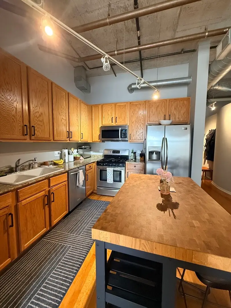 933 W Van Buren Street #823, Chicago, IL 60607 - #2