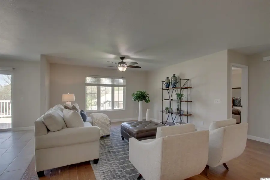 1122 Stone Crest Villa Dr., Quincy, IL 62305 - #3