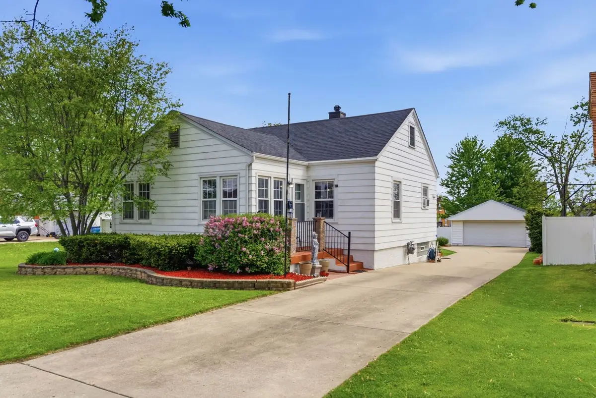 1608 N Center Street, Crest Hill, IL 60403 - #1
