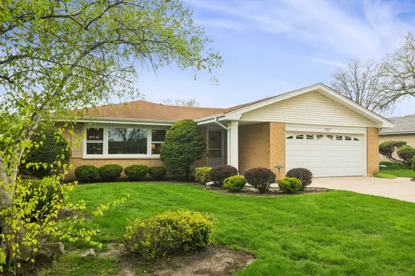 902 S See Gwun Avenue, Mount Prospect, IL 60056