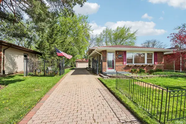 2176 N Westmoreland Drive, Palatine, IL 60074