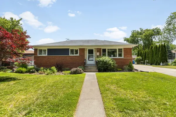 3 Audrey Lane, Mount Prospect, IL 60056