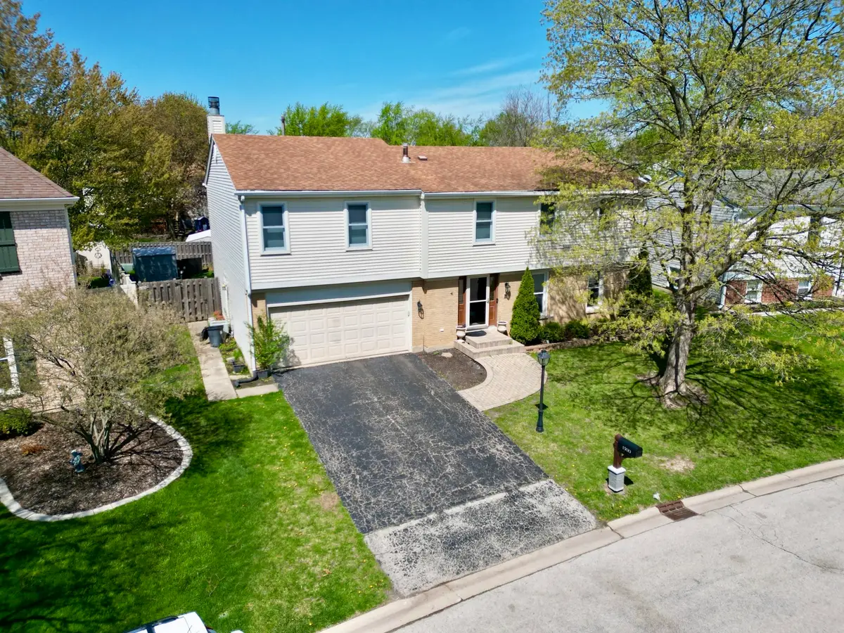 1300 Pembrook Circle, Roselle, IL 60172 - #1