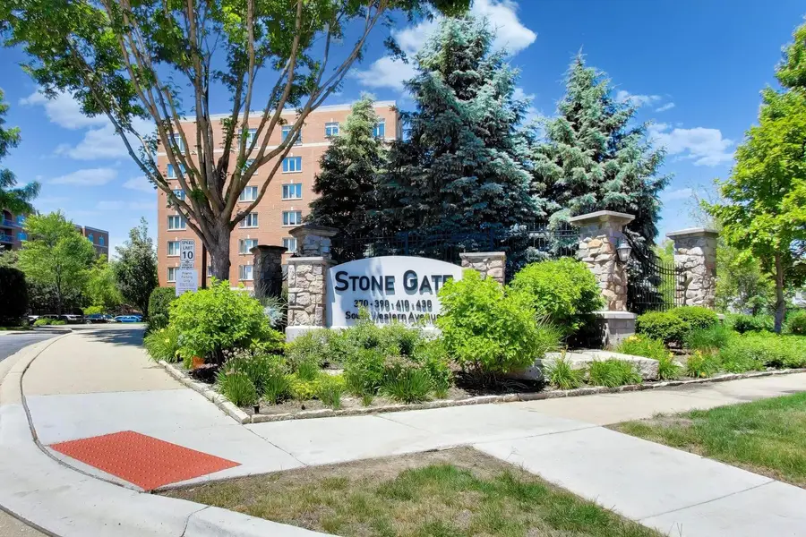 390 S Western Avenue #201, Des Plaines, IL 60016 - #2