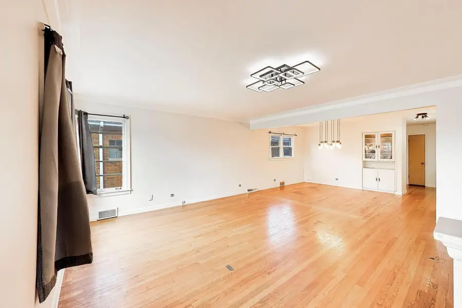 7810 Kilbourn Avenue, Skokie, IL 60076 - #3