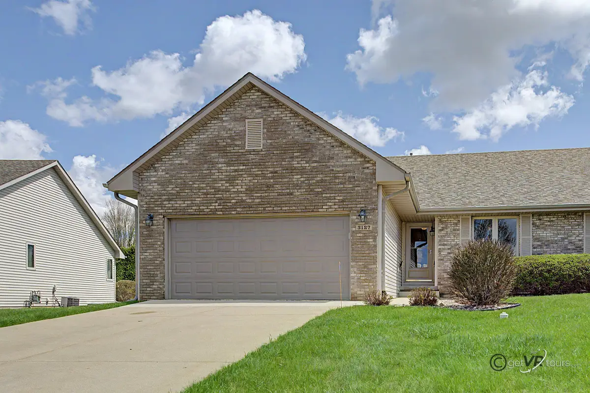 3127 Sandy Pointe Drive, Freeport, IL 61032 - #1