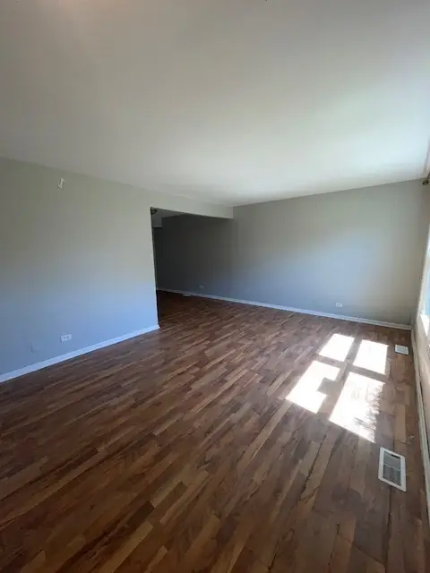 1301 Kingsbury Drive #B, Hanover Park, IL 60133 - #3