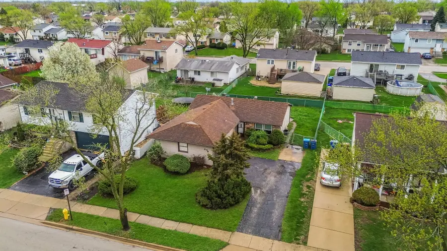 89 W Schubert Avenue, Glendale Heights, IL 60139 - #3
