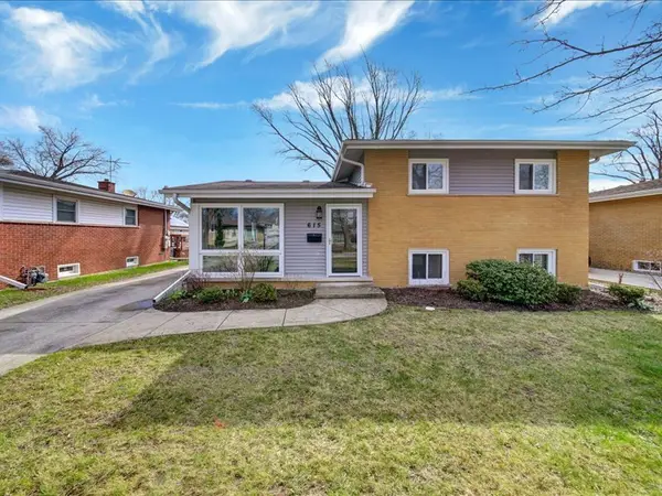 615 N Prospect Manor Avenue, Mount Prospect, IL 60056