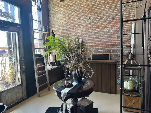 8 W Main Street, Du Quoin, IL 62832 - #3