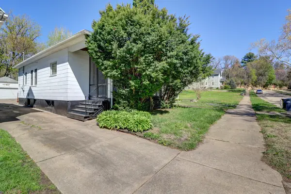 232 N 6th Street, Clinton, IA 52732