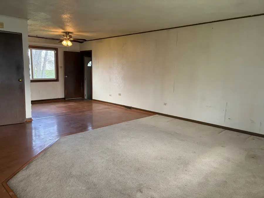 18106 Charlemagne Avenue, Hazel Crest, IL 60429 - #2