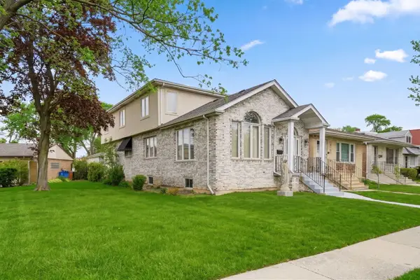 6916 W Forest Preserve Drive, Harwood Heights, IL 60706