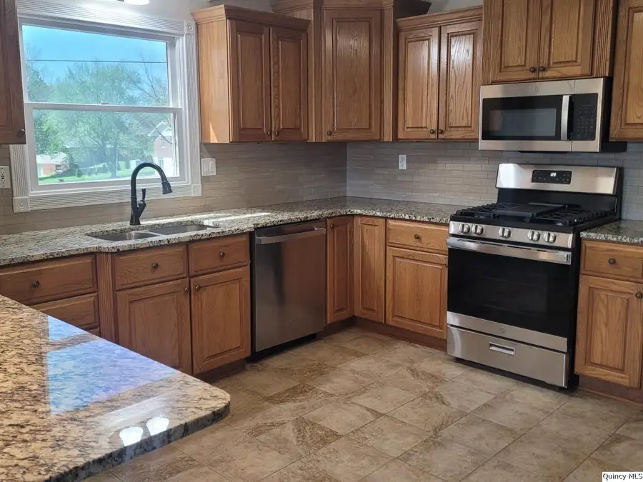 3019 S 48th, Quincy, IL 62305 - #2