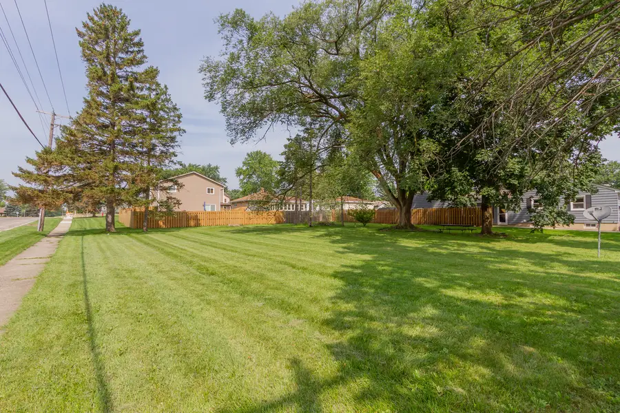 110 N Chase Avenue, Bartlett, IL 60103 - #2