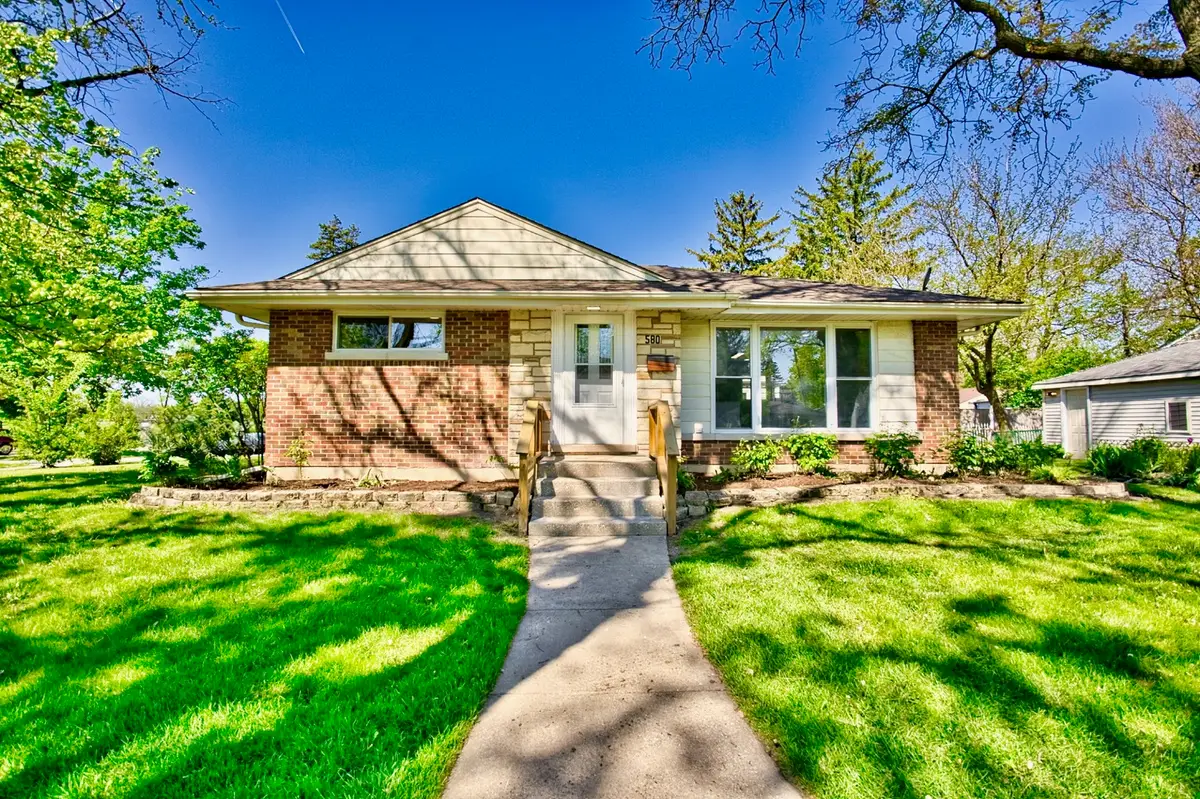 580 S Chase Avenue, Lombard, IL 60148 - #1