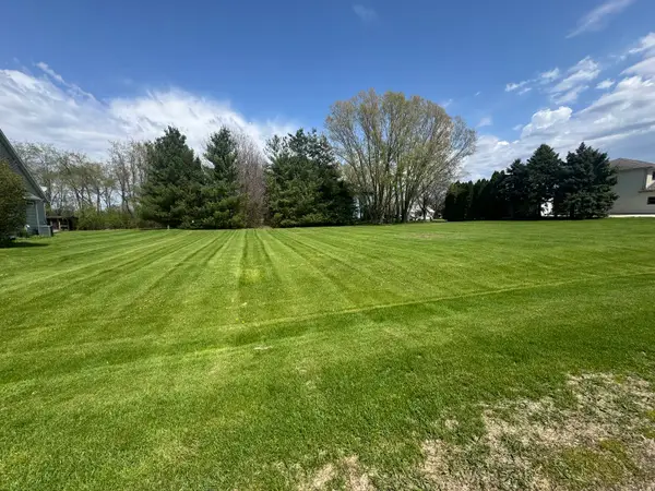 11755 Ellwood Greens Road, Genoa, IL 60135