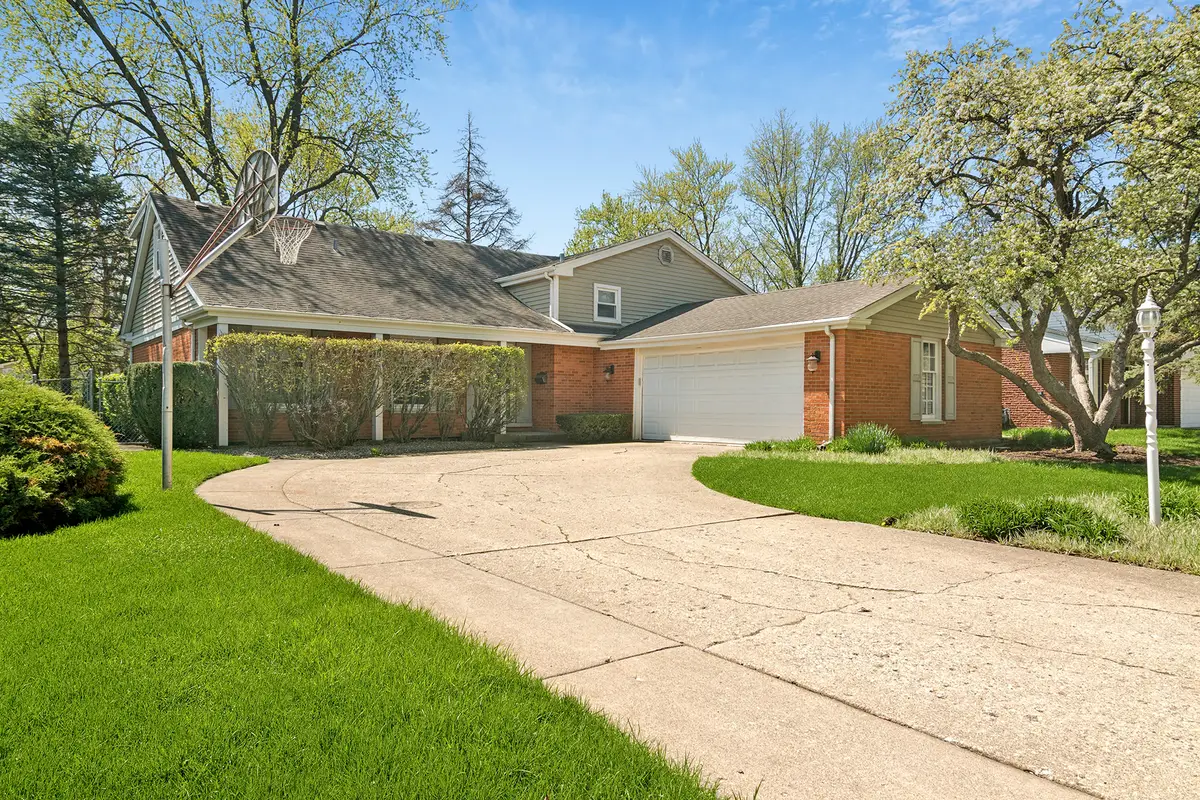 719 E Hackberry Drive, Arlington Heights, IL 60004 - #1