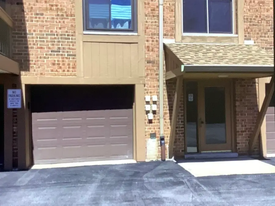 8090 Garfield Avenue #3-1, Burr Ridge, IL 60527 - #2