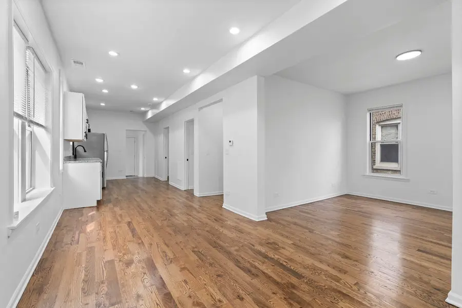 9238 S Dauphin Avenue, Chicago, IL 60619 - #3