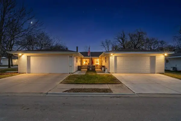 1135 Foxboro Court, Schaumburg, IL 60193