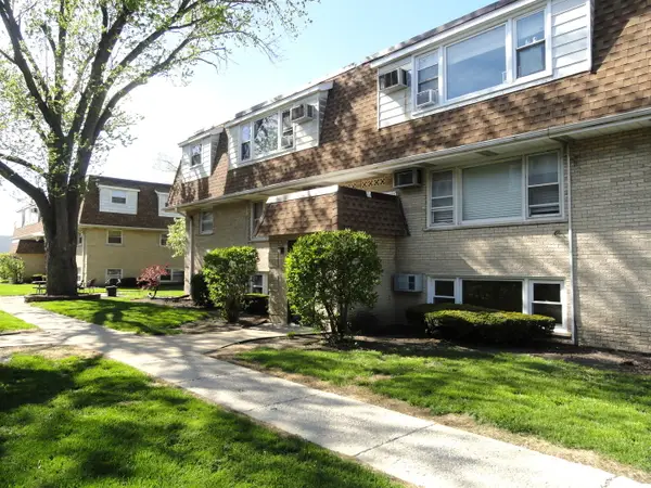 9907 W 58th Street #1, Countryside, IL 60525