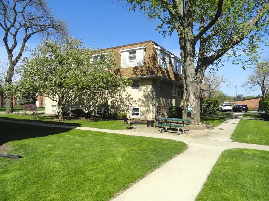 9907 W 58th Street #1, Countryside, IL 60525 - #2