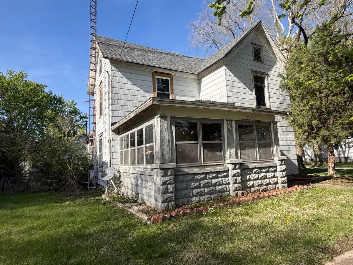 385 E Main Street, Sheldon, IL 60966 - #1