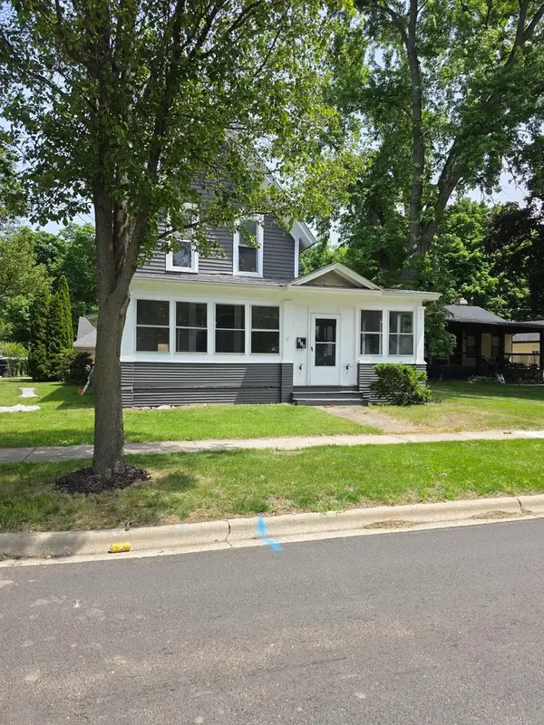 118 N Washington Street, Carpentersville, IL 60110