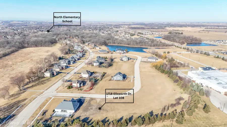 1718 Ellsworth Drive, Sycamore, IL 60178 - #3