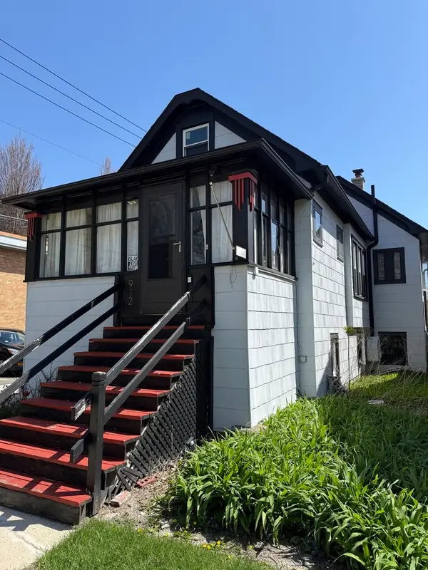 912 S Taylor Avenue, Oak Park, IL 60304