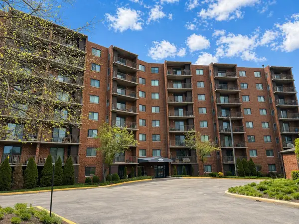 1 Bloomingdale Place #100, Bloomingdale, IL 60108