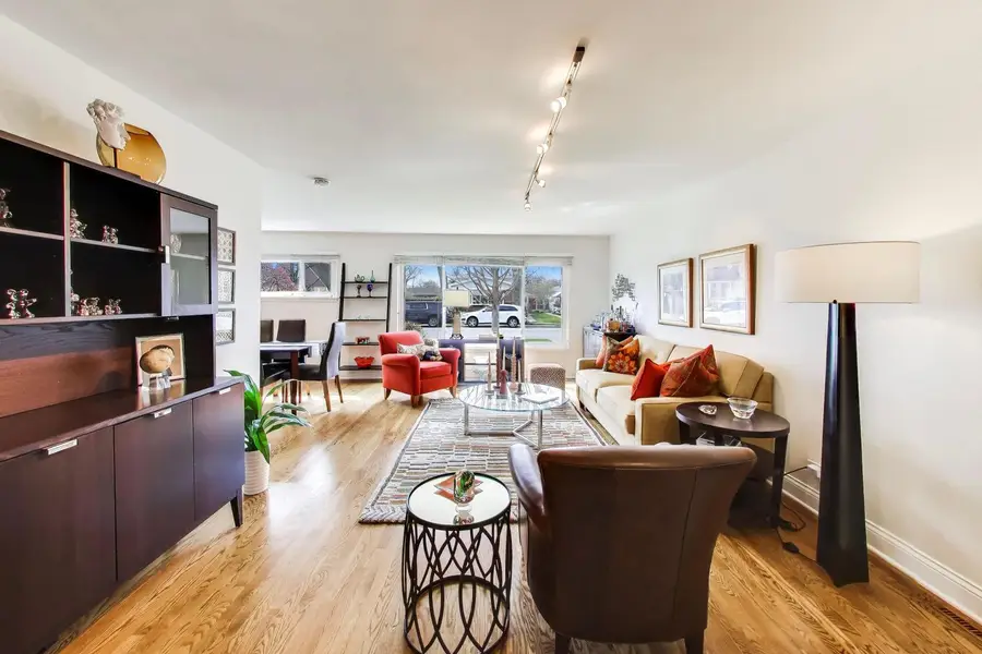 7645 Kilbourn Avenue, Skokie, IL 60076 - #2