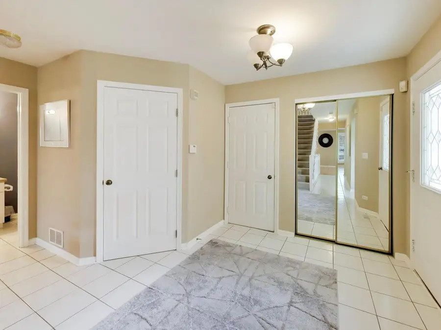 634 Kendallwood Court, Crystal Lake, IL 60014 - #3