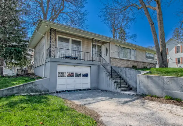 4113 W Crystal Lake Road, McHenry, IL 60050