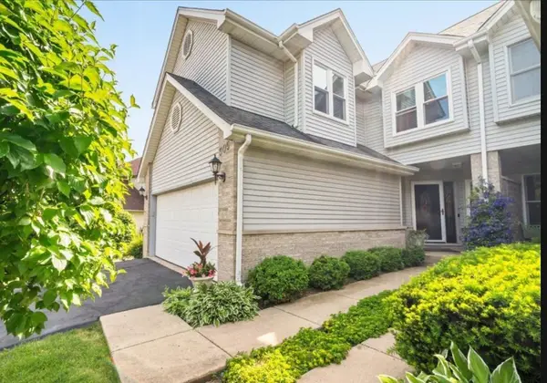 905 Thornwood Court, St. Charles, IL 60174