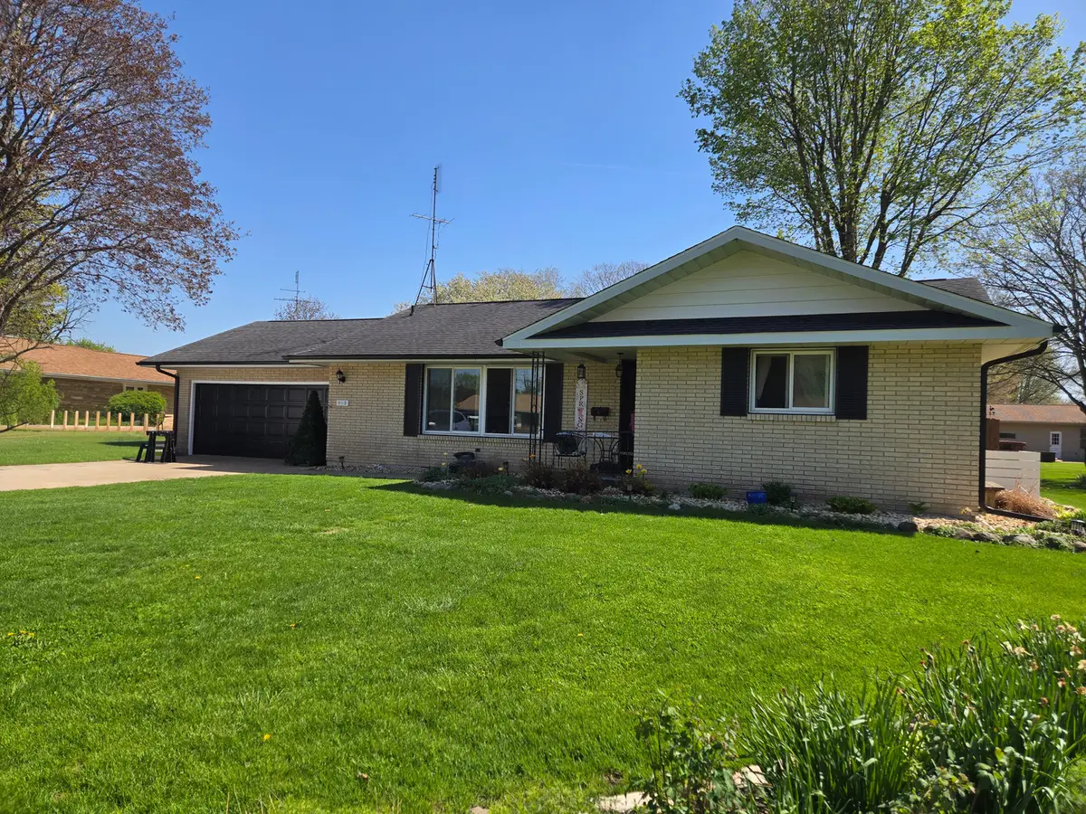 607 E Buffalo Street, Polo, IL 61064 - #1