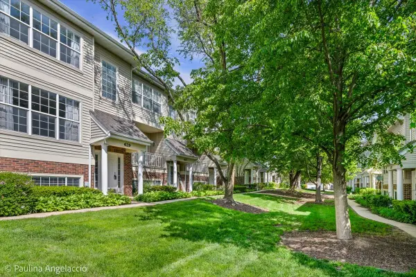 629 Pheasant Trail, St. Charles, IL 60174