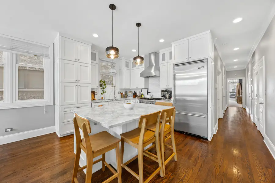 860 W Buckingham Place #2W, Chicago, IL 60657 - #3