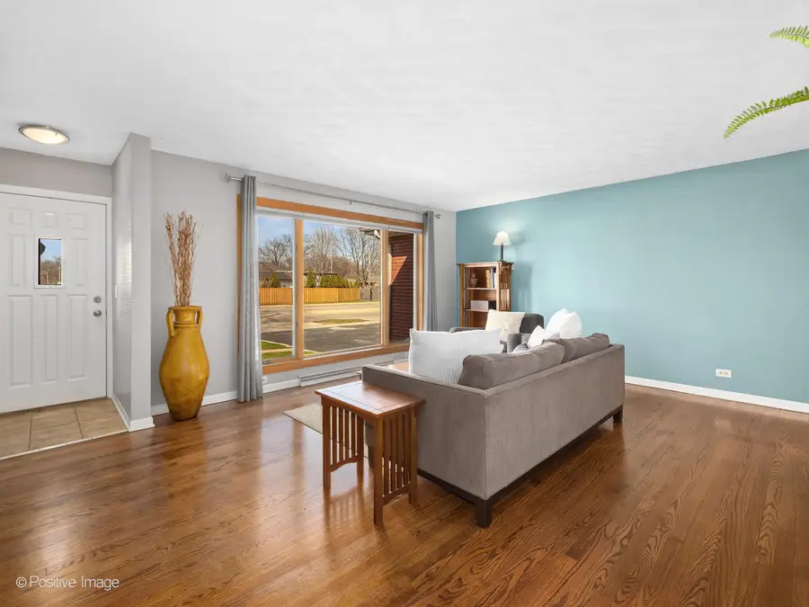 392 E Saint Charles Road, Elmhurst, IL 60126 - #3