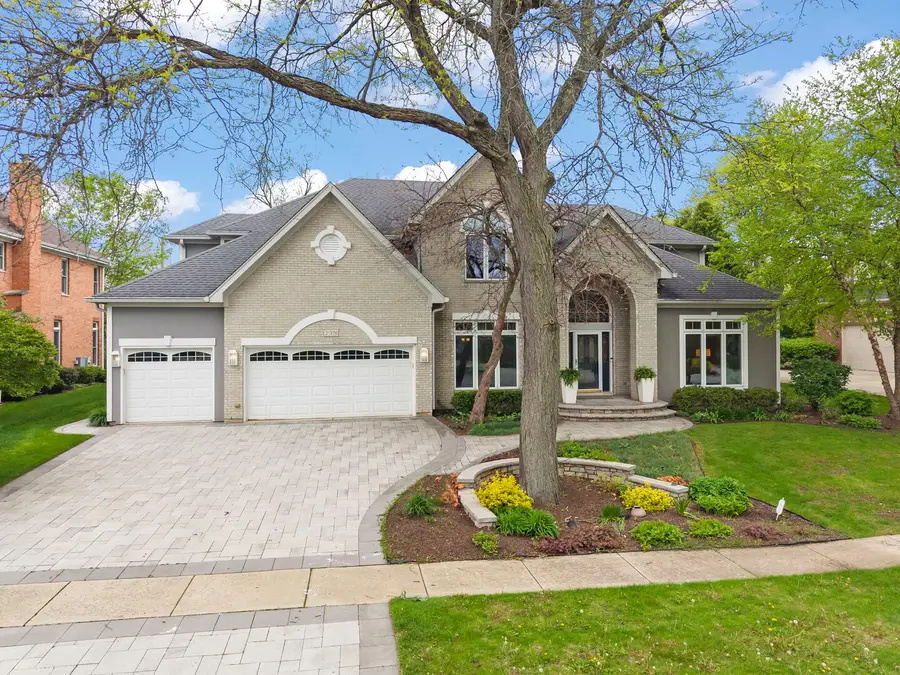 2S370 Canterbury Court, Glen Ellyn, IL 60137 - #2