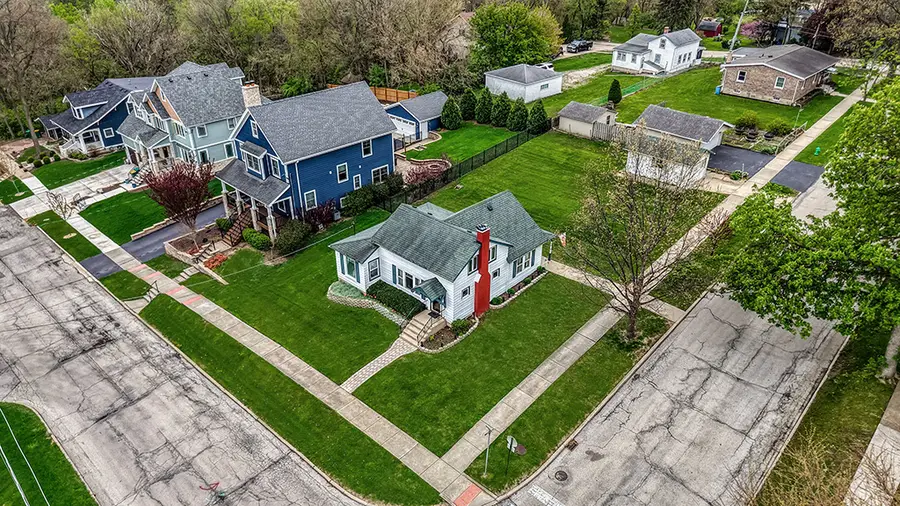 302 E Division Street, Lemont, IL 60439 - #3