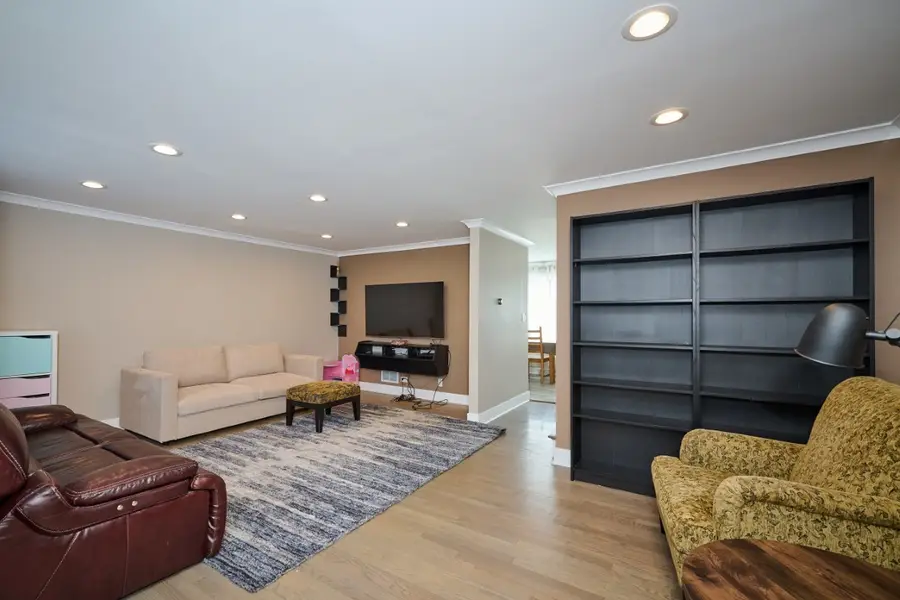 926 N Boxwood Drive, Mount Prospect, IL 60056 - #3